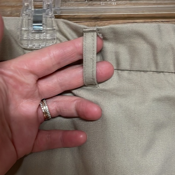 Wear Guard size W46 Khaki Color Flat Front Shorts with Front and Back Pockets - Picture 6 of 9